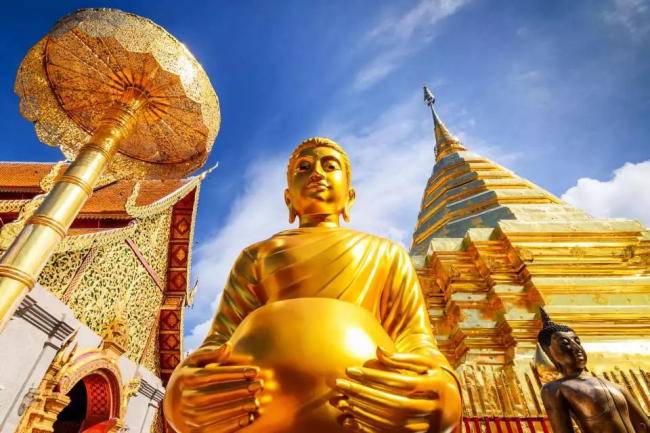 Ngôi chùa cổ uy nghiêm Wat Phra Kaew.