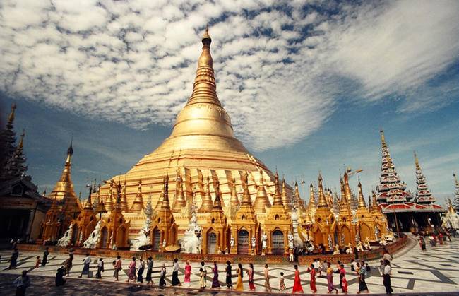 Trải qua nhiều hư hại nhưng ngôi chùa dát vàng ở Myanmar vẫn trường tồn theo thời gian