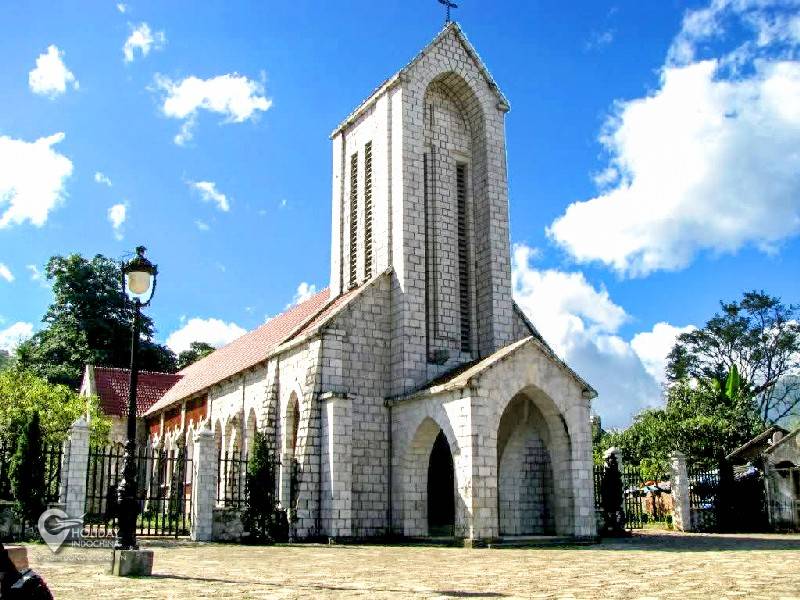 Nhà thờ đá Sapa