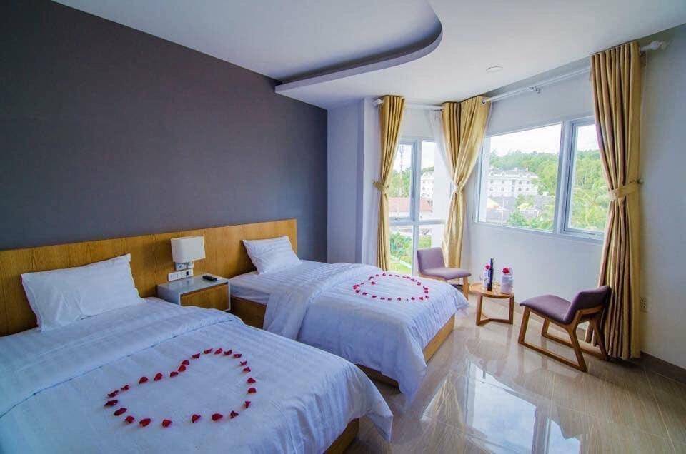 Phòng ốc khang trang, sạch sẽ với view hướng biển và giá thuê cạnh tranh là điểm hấp dẫn du khách thường xuyên lui tới Sailing Hotel gần chợ đêm phú quốc