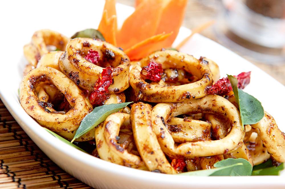 Mực một nắng là một trong những món đặc sản khô Đà Nẵng làm từ hải sản nổi tiếng thơm ngon